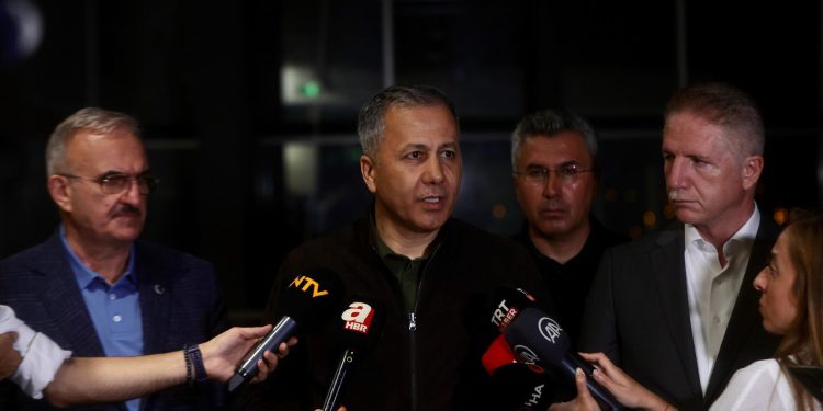 Ahmet Hakan: Rahatsızlık vermeye devam Ali Yerlikaya