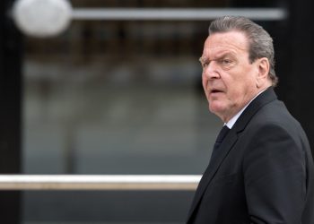 Eski Almanya Başbakanı’ndan, Dışişleri Bakanı Baerbock’a ‘Rusya’ uyarısı