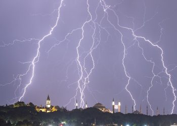 Meteoroloji’den gök gürültülü sağanak uyarısı: 9 ilin dikkat etmesi gereken saatler