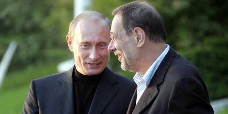 Eski NATO Genel Sekreteri’nden Putin yorumu: Sözlerini dikkatli tartan bir lider