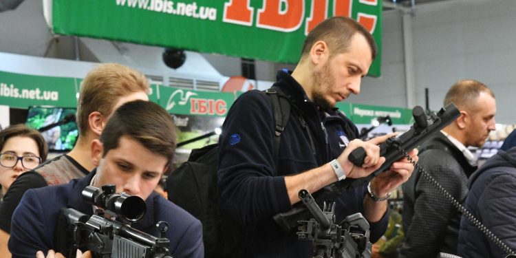 Ukrayna’nın Batı’dan aldığı silahları nasıl ‘yeniden sattığı’ ortaya çıktı